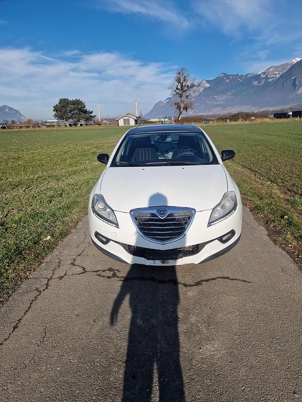 Gebraucht Lancia Delta 140 PS (102 kW) 2012 Kleinwagen