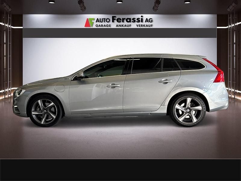 Gebraucht Volvo V60 R-Design Momentum 288 PS (211 kW) 2015 Kombi