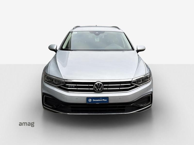 Gebraucht VW Passat GTE 218 PS (160 kW) 2022 Scale silver metallic Kombi