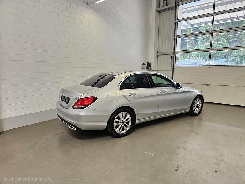 Gebraucht Mercedes C300 Avantgarde 245 PS (180 kW) 2020 Grau Limousine