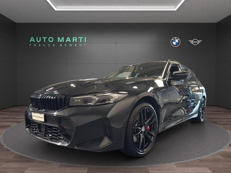 Schwarz Gebraucht 2022 BMW 330e Comfort Edition Kombi | CHF 41’900 (Etwas zu teuer) - Bild 1/4