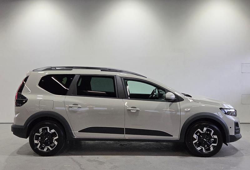 Neu Dacia Jogger Journey 155 PS (114 kW) 2026 Beige Van / Kleinbus
