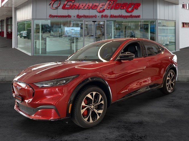 Rot Gebraucht 2022 Ford Mustang Mach-E Premium SUV | CHF 39’900 - Bild 1/4