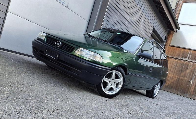 Gebraucht Opel Astra 101 PS (74 kW) 1997 Kombi