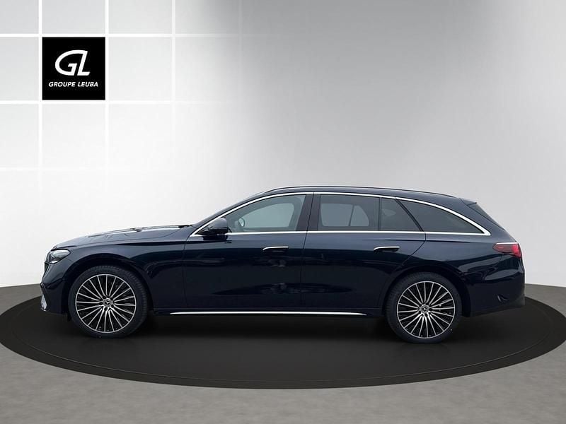 Neu Mercedes E220 163 PS (119 kW) 2025 Blau Kombi