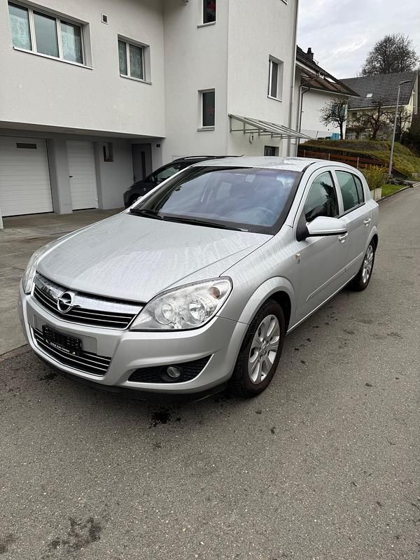 Gebraucht 2009 Opel Astra Enjoy | CHF 3’900 (Etwas zu teuer) - Bild 1/4