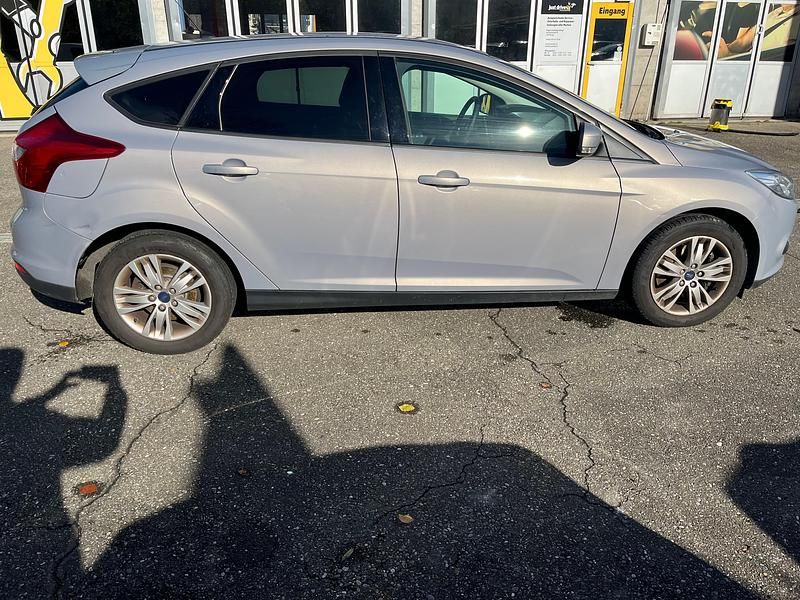 Gebraucht Ford Focus Trend 100 PS (73 kW) 2012