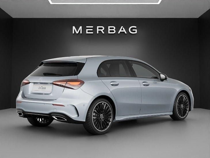 Neu Mercedes A200 163 PS (119 kW) 2025 Silber Limousine