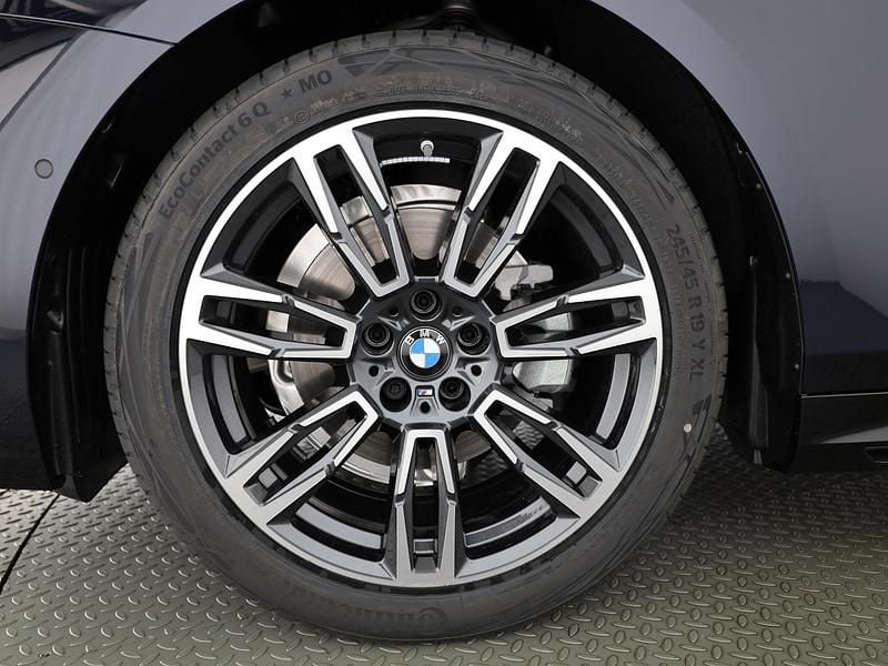 Neu BMW 520 208 PS (152 kW) 2025 Schwarz Kombi