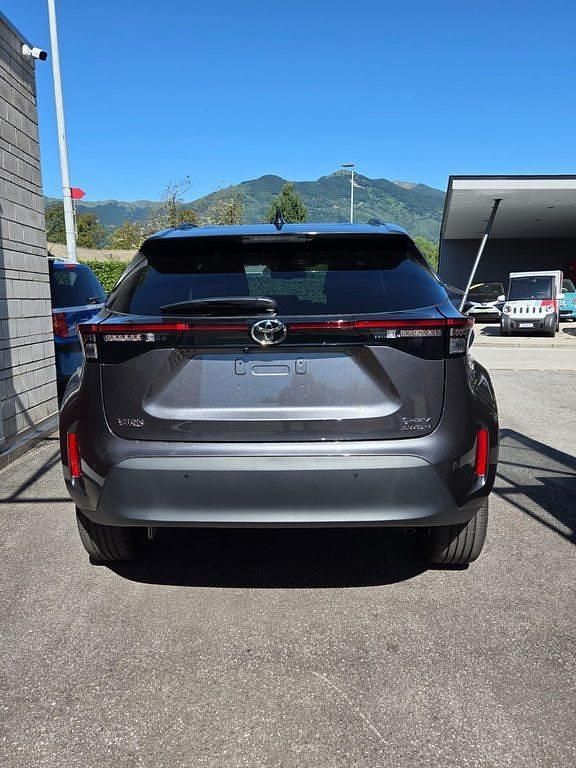 Neu Toyota Yaris Cross Trend 130 PS (95 kW) 2025 SUV