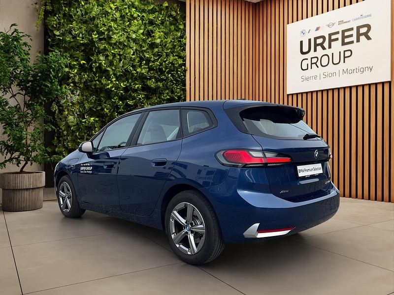 Gebraucht BMW 230e Active Tourer Comfort Edition 326 PS (239 kW) 2022 Blau Van / Kleinbus