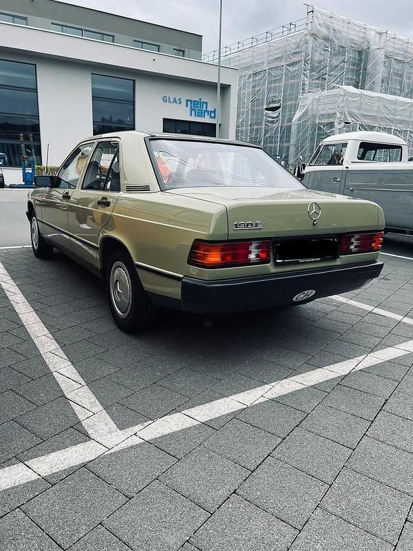Gebraucht Mercedes 190 122 PS (89 kW) 1983 Limousine