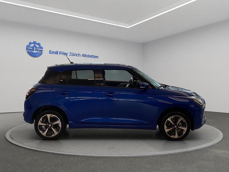 Neu Suzuki Swift 82 PS (60 kW) 2025 Blau Limousine