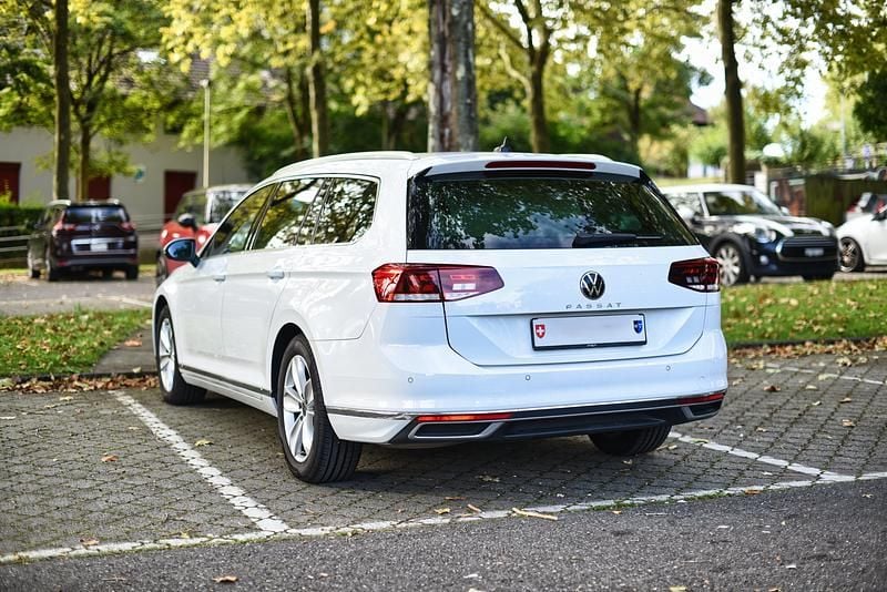 Gebraucht VW Passat Elegance 200 PS (147 kW) 2023 Kombi