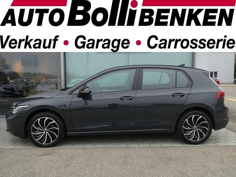 Grau Gebraucht 2023 VW Golf VIII Life Limousine | CHF 23’980 (Guter Preis) - Bild 1/4