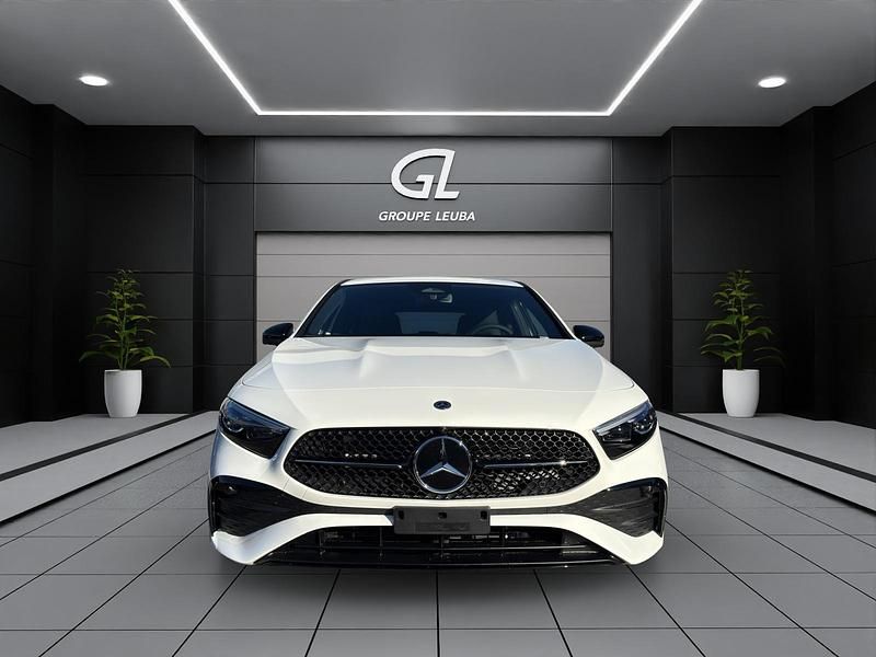 Neu Mercedes A200 Night 163 PS (119 kW) 2025 Weiss Limousine