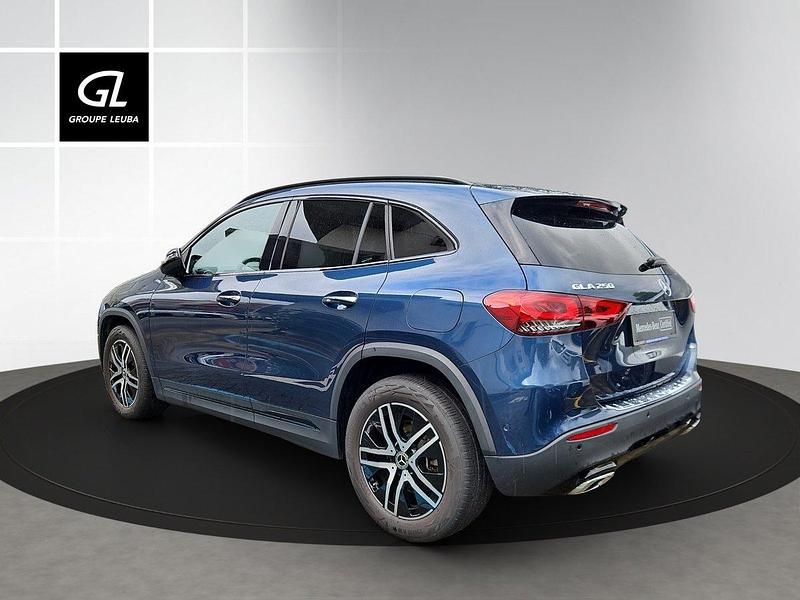 Gebraucht Mercedes GLA250 Progressive 224 PS (164 kW) 2021 Blau SUV