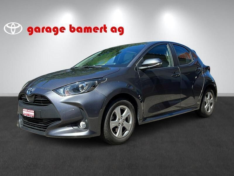 Grau Gebraucht 2022 Toyota Yaris Hybrid Comfort Limousine | CHF 20’990 (Fairer Preis) - Bild 1/4