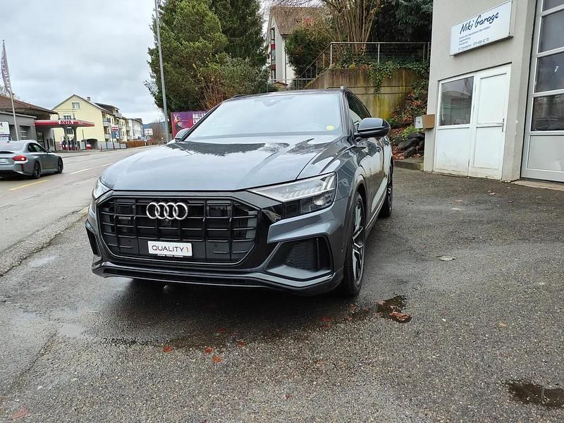 Gray Gebraucht 2025 Audi Q8 Black Edition SUV | CHF 55’850 - Bild 1/4