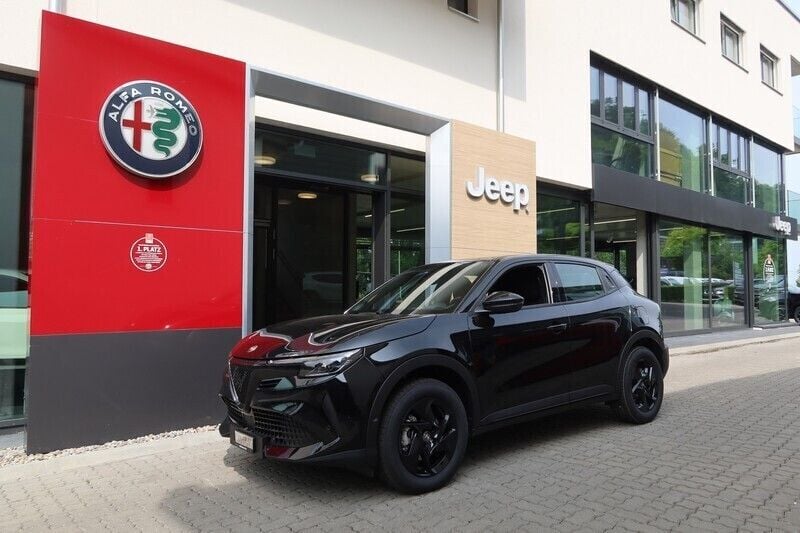 Neu Alfa Romeo Junior 136 PS (100 kW) 2025 SUV