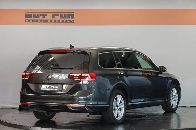Gebraucht VW Passat Elegance 200 PS (147 kW) 2026 Gray Kombi
