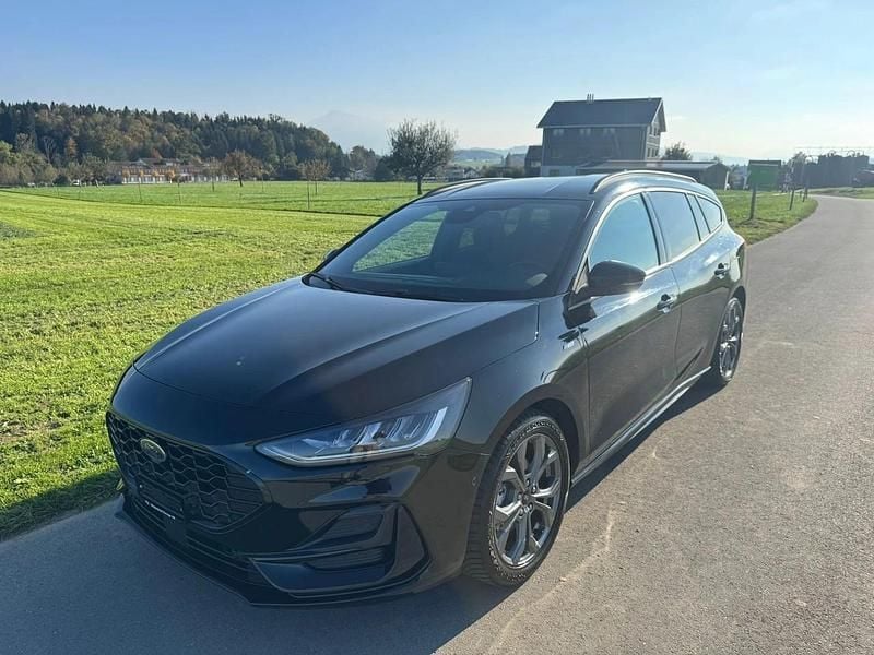 Gebraucht 2023 Ford Focus ST-Line X Limousine | CHF 14’990 (Guter Preis) - Bild 1/4