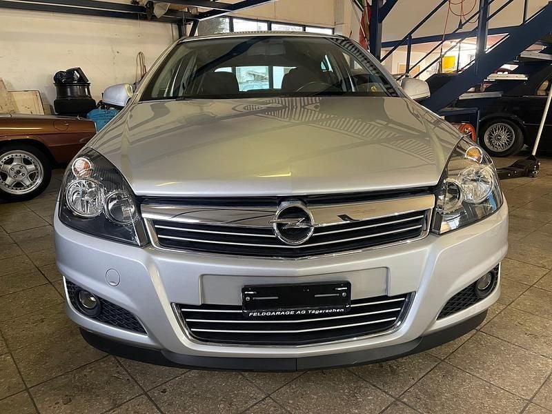 Gebraucht Opel Astra Enjoy 115 PS (84 kW) 2012