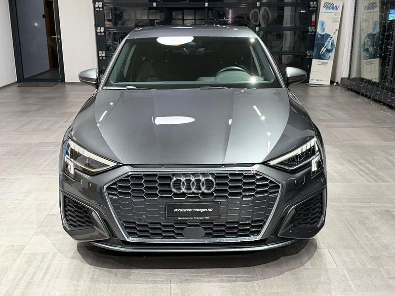 Gebraucht Audi A3 Attraction 150 PS (110 kW) 2020 Grau Limousine