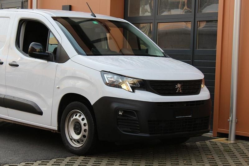 Gebraucht Peugeot Partner Premium 100 PS (73 kW) 2024 Van / Kleinbus