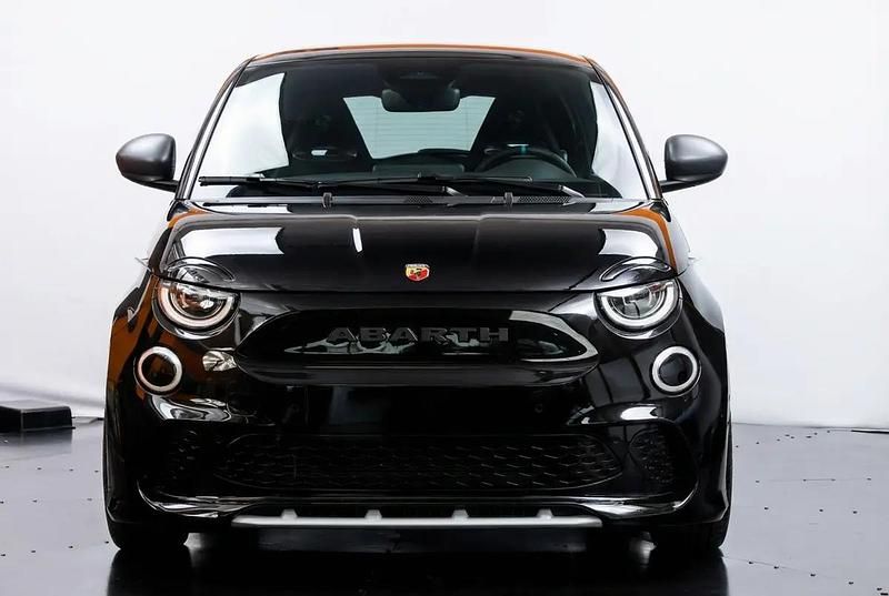 Gebraucht Fiat 500e Abarth 114 kW (155 PS) 2026 Schwarz Kleinwagen