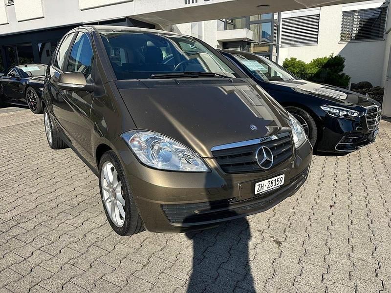 Gebraucht 2011 Mercedes A160 Classic Limousine | CHF 6’900 (Teuer) - Bild 1/4