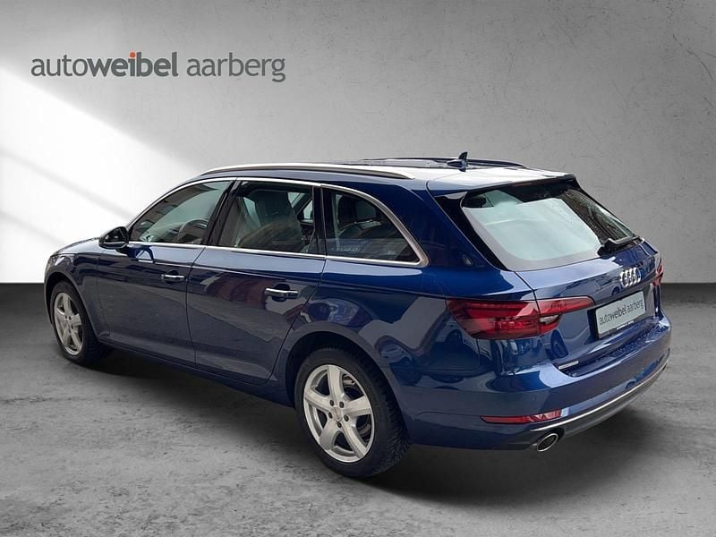 Gebraucht Audi A4 Design 170 PS (125 kW) 2017 Blau Kombi