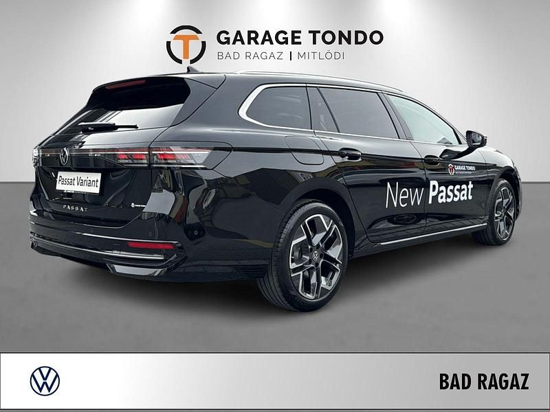 Gebraucht VW Passat Elegance 150 PS (110 kW) 2024 Schwarz Kombi