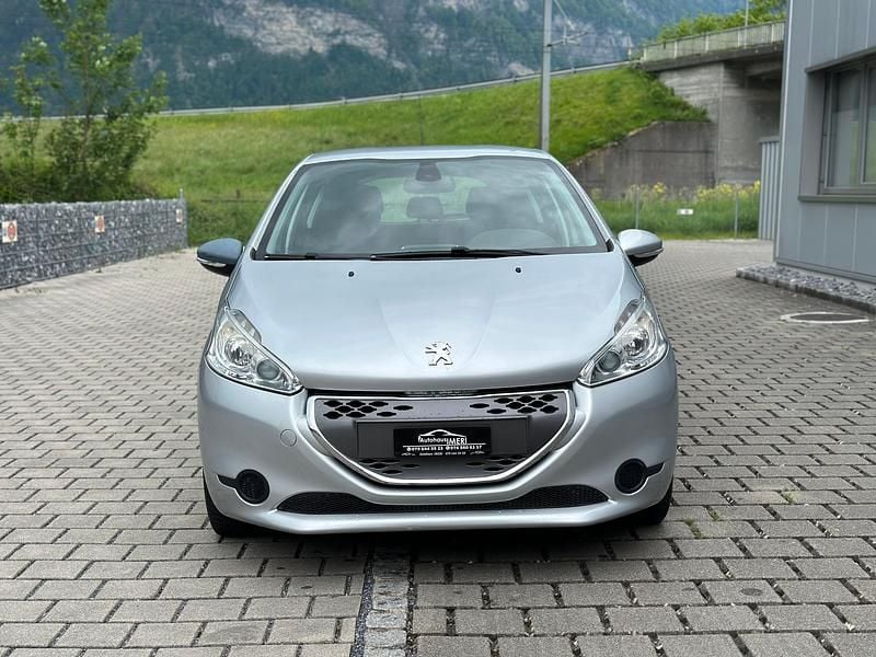Gebraucht Peugeot 208 Active 68 PS (50 kW) 2013 Kleinwagen