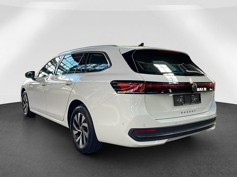 Gebraucht VW Passat Business 150 PS (110 kW) 2024 Kombi