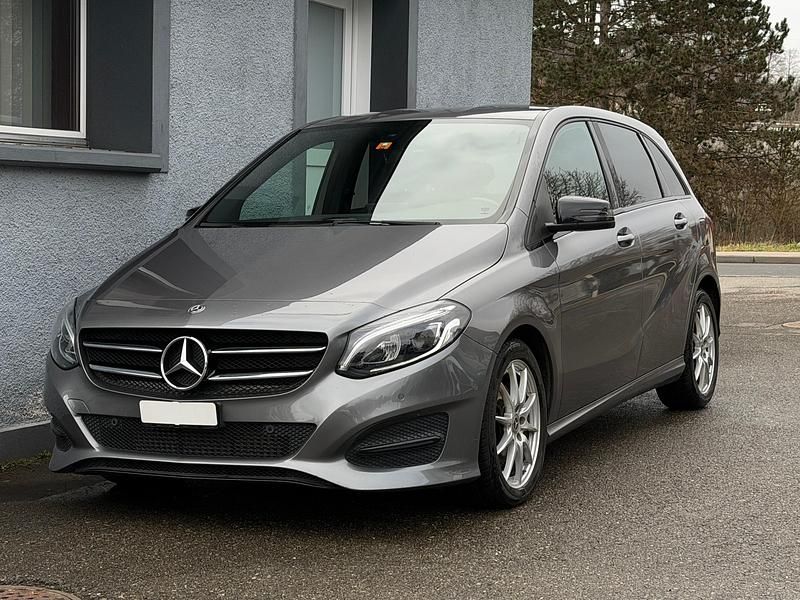 Gebraucht Mercedes B200 Night 156 PS (114 kW) 2018 Van / Kleinbus