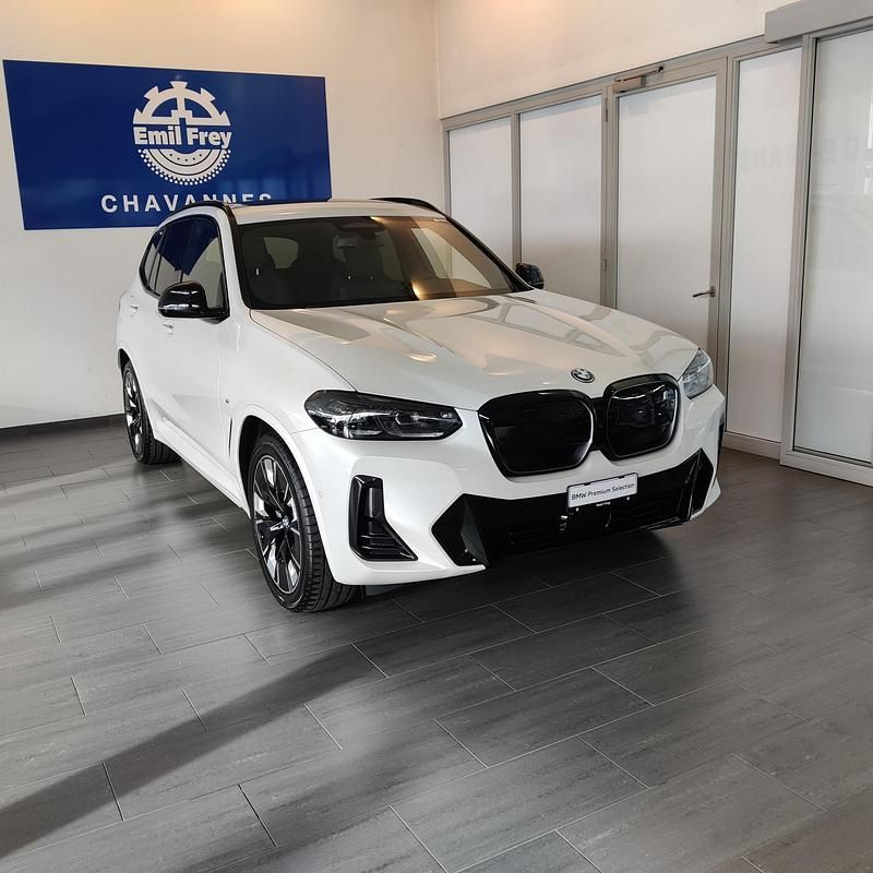 Weiss Gebraucht 2022 BMW iX3 M Sport SUV | CHF 34’500 (Etwas zu teuer) - Bild 1/4