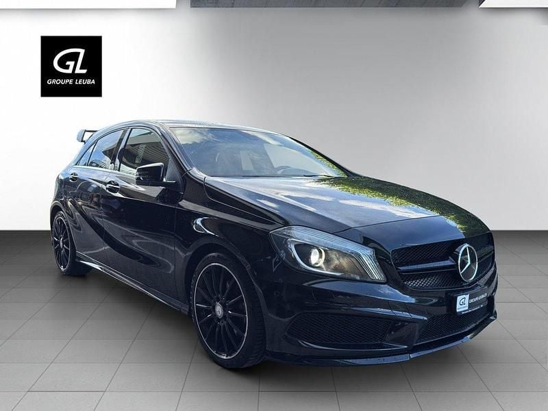 Schwarz Gebraucht 2015 Mercedes A180 AMG line Limousine | CHF 10’900 (Guter Preis) - Bild 1/4