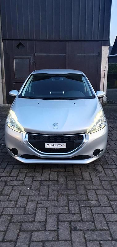 Gebraucht Peugeot 208 Active 68 PS (50 kW) 2014 Kleinwagen