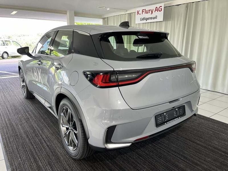 Gebraucht Lexus LBX 136 PS (100 kW) 2024 Grau SUV