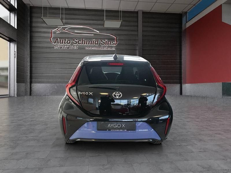 Neu Toyota Aygo X Style 116 PS (85 kW) 2025 Blau SUV
