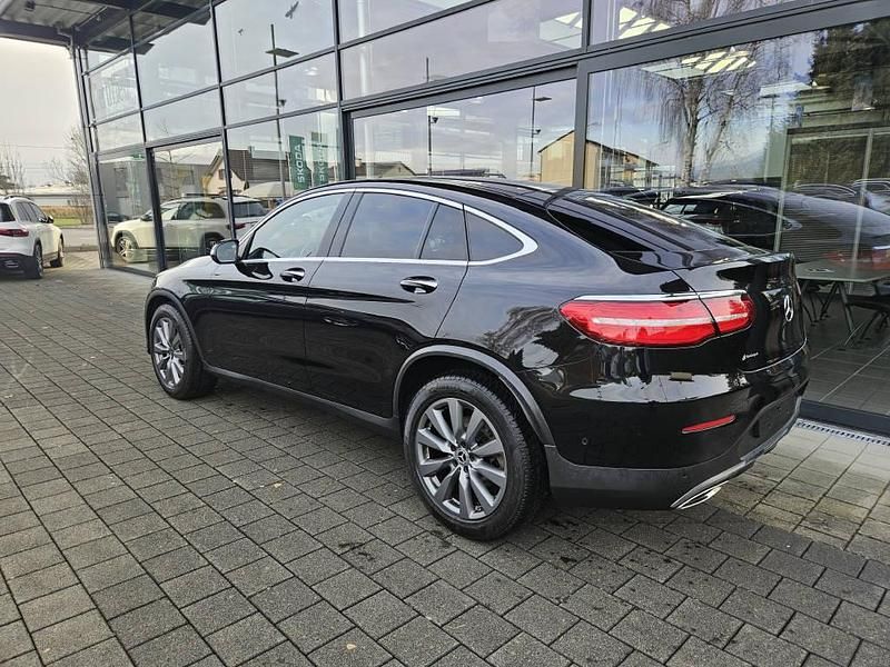 Gebraucht Mercedes GLC300 AMG line 245 PS (180 kW) 2019 Schwarz Coupé