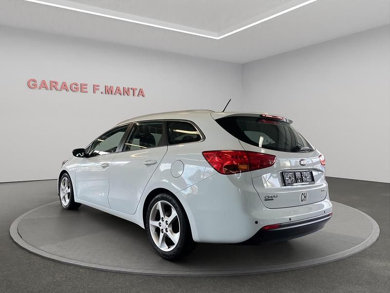 Gebraucht Kia Ceed Sportswagon 135 PS (99 kW) 2013 Weiss Kombi