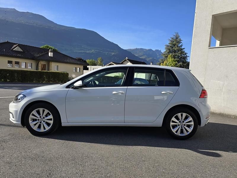 Gebraucht VW Golf VII Comfortline 115 PS (84 kW) 2019