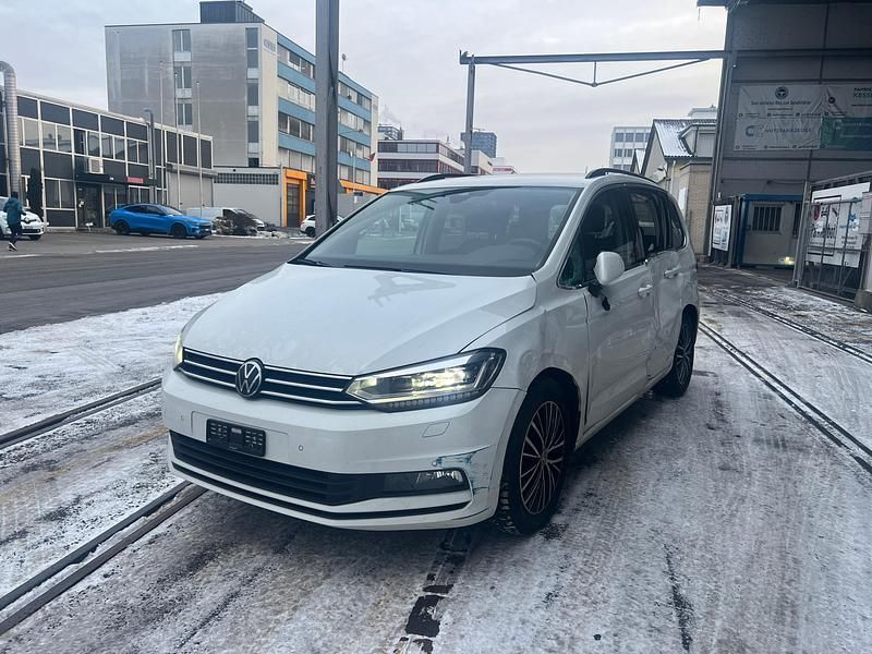 Gebraucht 2023 VW Touran Comfortline Van / Kleinbus | CHF 15’500 - Bild 1/4