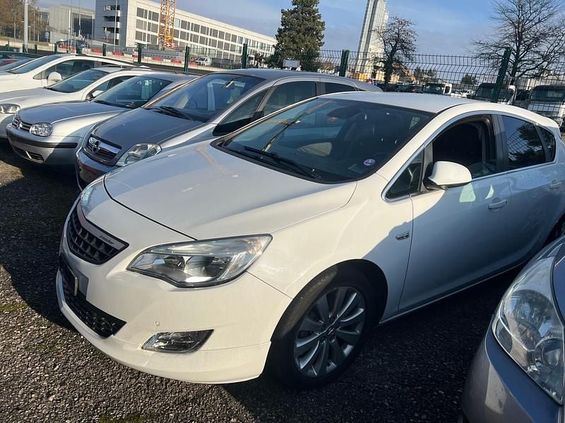 Gebraucht Opel Astra Sport 140 PS (102 kW) 2011