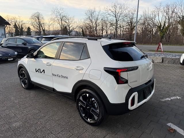 Neu Kia Stonic GT-Line 116 PS (85 kW) 2025 Weiss SUV