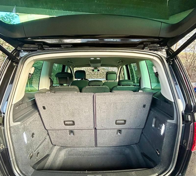 Gebraucht VW Sharan Comfortline 150 PS (110 kW) 2021 Van / Kleinbus