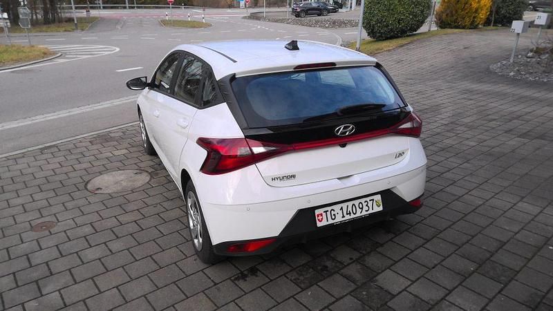 Gebraucht Hyundai i20 100 PS (73 kW) 2023 Kleinwagen