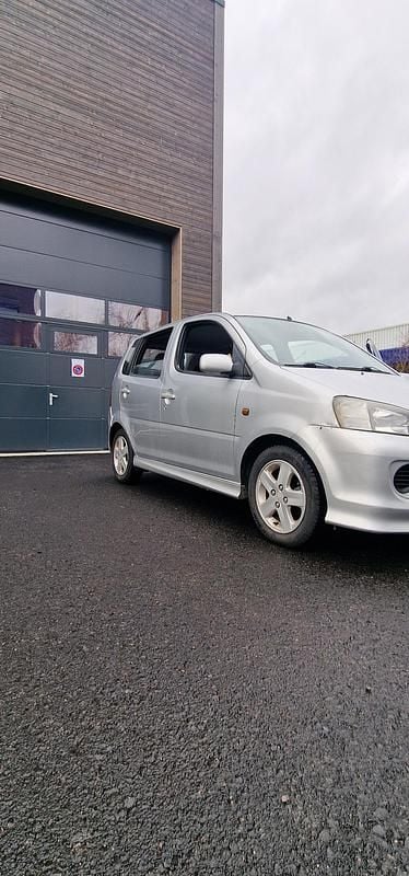 Gebraucht Daihatsu YRV 87 PS (63 kW) 2002 Van / Kleinbus